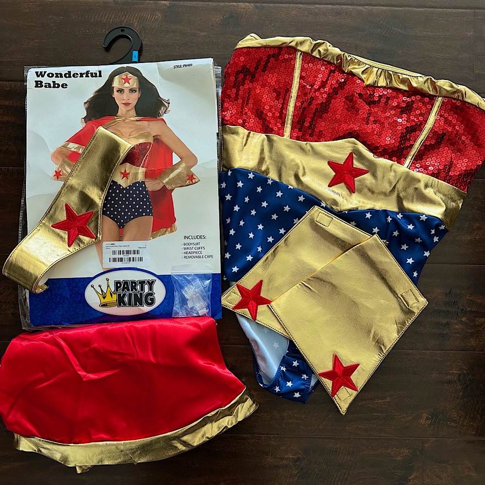 BRAND NEW WONDER WOMAN COSTUME FAST SHIPPING!